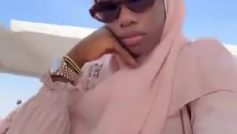 Kalli Bidiyon: Yanda ta kaya bayan wata Kirista ta raka Mijinta, Musulmi aikin Umrah kasar Saudiyya