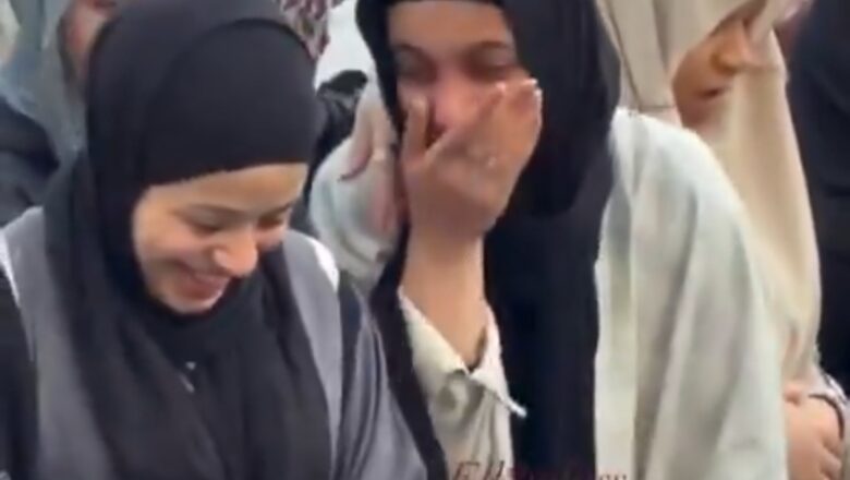 Kalli Bidiyon: Yanda maza da mata suka hada sahu kafada da kafada a kasar Egypt sannan ana tsaka da sallah suna ta dariya da wasa