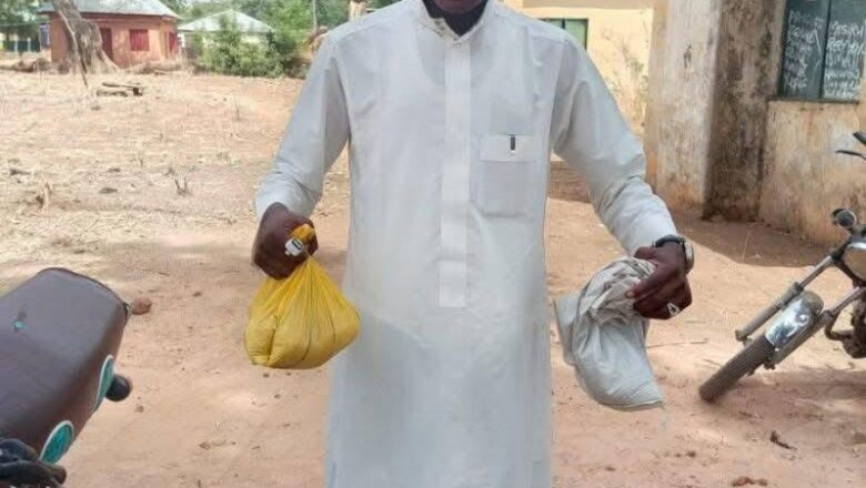 Bayan da suka ta yi yawa a kafafen sada zumunta, Gwamnatin jihar Kebbi ta mayar da malamin makaranta da aka dakatar aiki saboda yace bai gode da Tallafin abincin da aka bashi ba