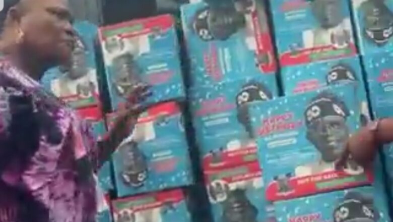 Kalli Bidiyon: ‘Yan Najeriya nata Allah wadai da wasu da suka je taron APC aka basu Taliya me dauke da hoton Tinubu