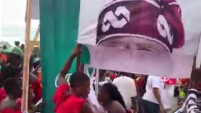 Kalli Bidiyon yanda mutanen gari suka daka wawa a wajan taron yakin neman zaben shugaba Tinubu a jihar Bayelsa