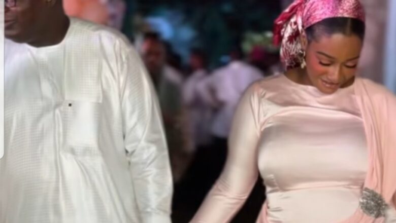 Kalli Bidiyon: Suma wasu iyaye a Arewa sun sake yiwa ‘ya’yansu Bikin Birthday da aka kashe kudi sosai, saidai Abinda yafi daukar hankula shine kayan da mahaifiyar yaran ta saka, da yawa sun ce ta nuna tsyraici