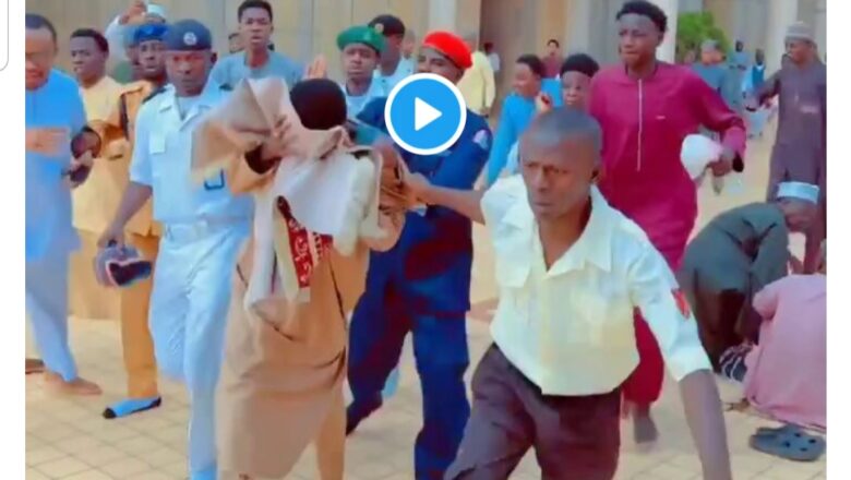 Kalli Bidiyon: Yanda aka kama Barawon waya a babban masallacin Juma’a na Abuja