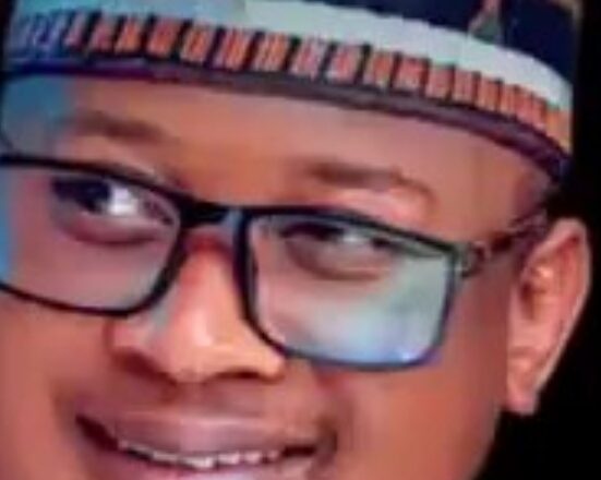 Da Duminsa: Rahotanni sun bayyana cewa, Fusatattun Matasa sun Bankawa gidan Nafiu Bala Gombe dake ikirarin shine shugaban ADC wta, saidai ‘yansanda sun yi magana kan lamarin