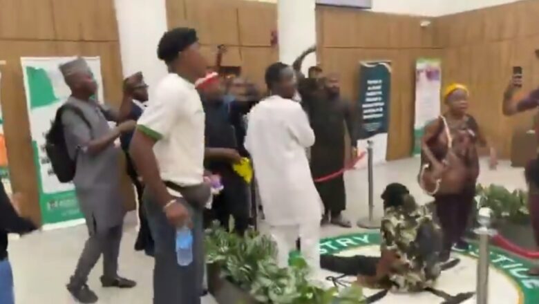 Kalli Bidiyon: Yanda Sowore suka tayar da hankula a Abuja, suna kiran a saki Dan jarida da aka kama saboda ya fallasa cewa ba’a baiwa sojojin Najeriya isashshen Abinci