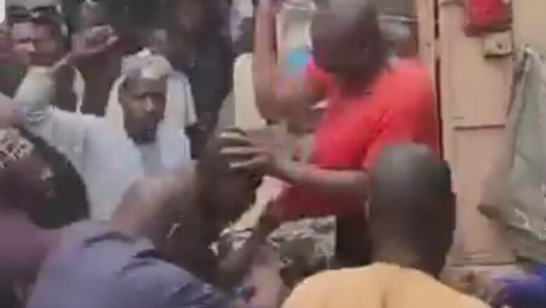 Kalli Bidiyon: Yanda wani ya sha na jaki bayan da ya shiga cikin kasuwa yake tallata Tinubu a Kano