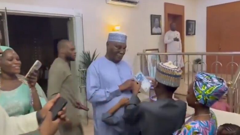 Kalli Bidiyon yanda jikokin Atiku Abubakar suka je yi masa gaisuwar Sallah
