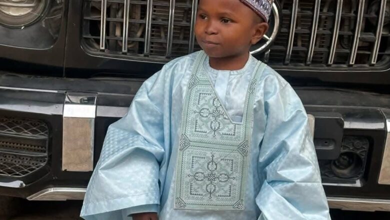 Kalli Bidiyon: Ana ta karyata Abin Alajabin Zazzau da ya fito takarar dan majalisa yace shekarunsa 30, da yawa na cewa yayi karyar shekaru be kai ba