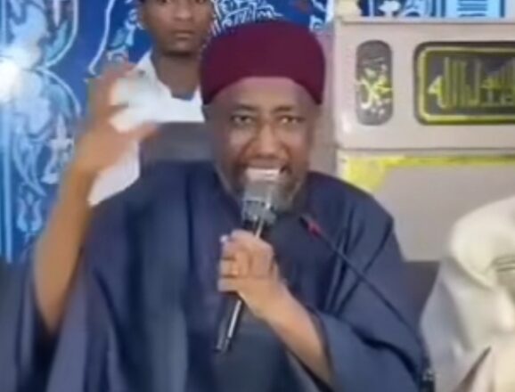 Kalli Bidiyon: Shehu yakan shaki Kamshim Annabi(Sallallahu Alaihi Wasallam)>>Inji Farfesa Maqari