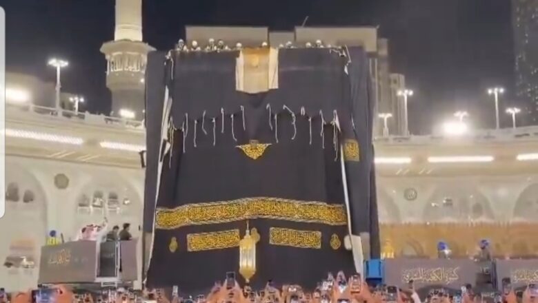 Kalli Bidiyon yanda aka canjawa Ka’aba riga da aka saba yi duk shekara