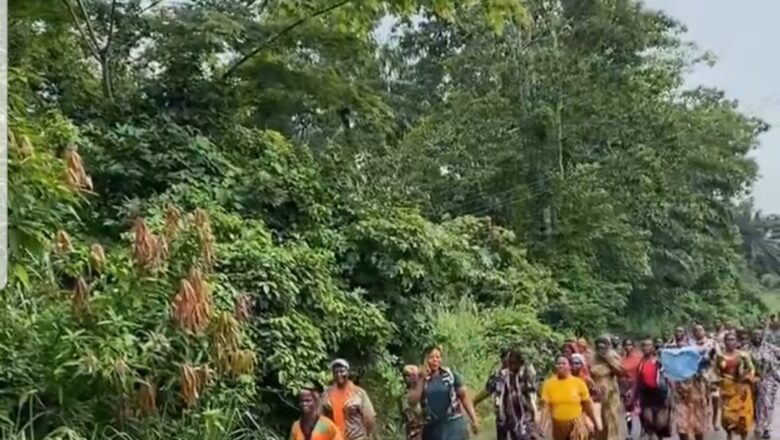 Kalli Bidiyon: Yanda matan aure a jihar Enugu suka fito zàngà-zàngà suna kira ga Gwamnati ta hana Qaruwanci a jihar saboda Qaruwai sun kwace musu mazaje