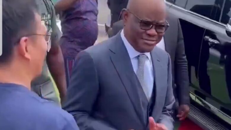 Wike ya dauki Hankula a wajan wani taro bayan da aka ganshi yana gaisawa da ‘yan kasar China amma yaki gaisawa da ‘yan Najeriya