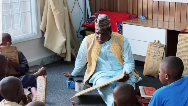 Wata Sabuwa: An zargi dan Rarara da taka Qur’ani, an ga hakanne a Bidiyon da Rarara ya saki yana rubutun Allo