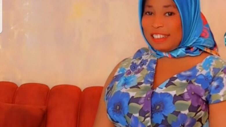 Kalli Bidiyon: Kwana daya bayan da tace ta daina girgiza Nònuwa da Dùwàwù, Me bakin Kyss ta saki sabon Bidiyo tana gizgizasu