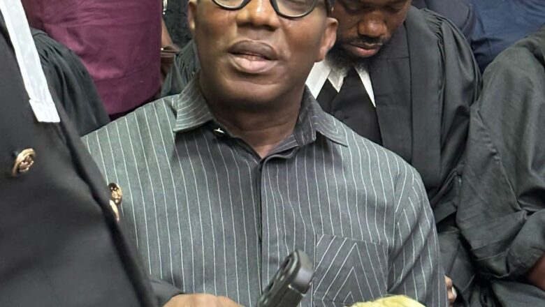 Kalli Bidiyon yanda jami’an DSS suka kama Sowore da karfin tsiya suka tafi dashi zuwa gidan yari a cikin kotu