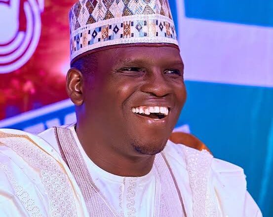 Da Duminsa: Rikicin ya fara kazancewa, Rarara ya sakewa Davido Martani