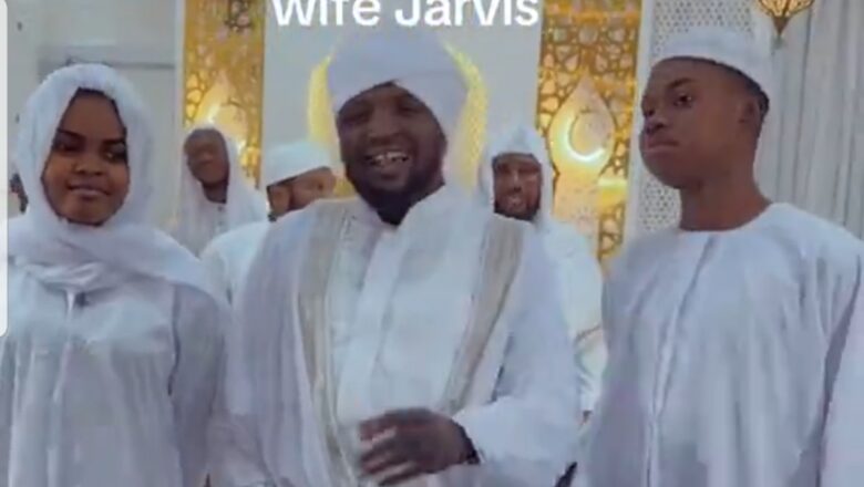 Kalli Bidiyon: Peller ya kai Budurwarsa Jarvis masallaci ta Karbi Musulunci inda ta canja suna zuwa Jamila