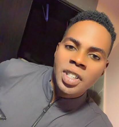 Kalli Bidiyon: Yaudai Hassan Make-Up yayi Tsinin Tsinin, Yacewa Sadiya Haruna in Allah ya yadda sai an dirkayawa diyarta Khadija cykin shege kuma sai ta yi Qaruwanci kamar yanda itama ta yi