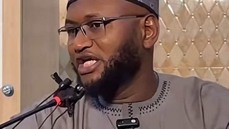 Ance wai Sheikh Ibrahim Inyas yaje da wasu ‘yan Najeriya kabarin Annabi(Sallallahu Alaihi Wasallam) sun masa sallama kuma ya amsa har ma ya kira sunayensu, a wace jarida aka samu wannan labarin>>Inji Sheikh Lawal Triumph