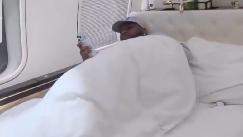 Kalli Bidiyon: Davido na kwance a gadon dake cikin jirgin samansa yana shakatawa