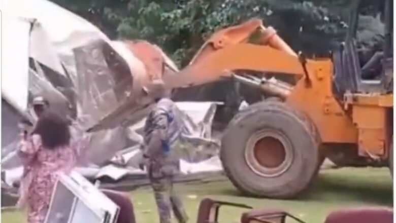 Kalli Bidiyon: Yanda Hukumar kula da babban birnin Tarayya Abuja suka rushe wata coci Kiristoci na ciki suna abubuwansu