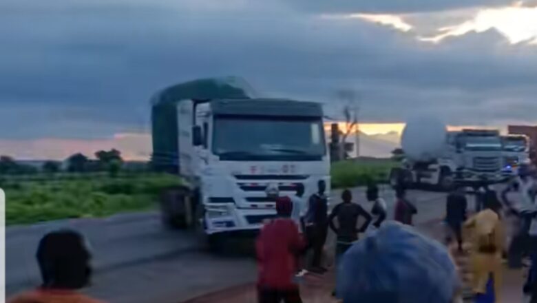 Masu manyan Motoci sun gicciya motocinsu sun hana motocin Gwamnati wucewa