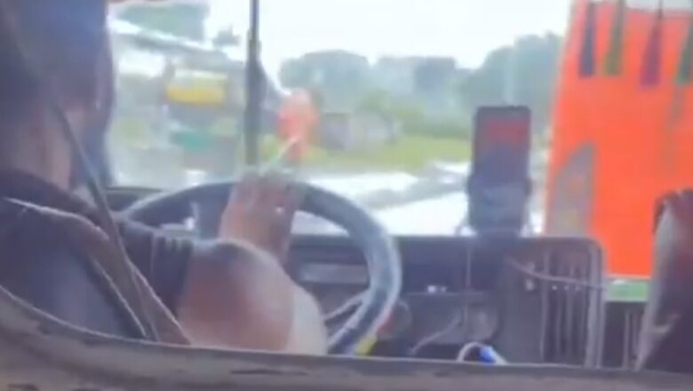 Kalli Bidiyon: Yanda aka ga wani Direba yana tuki yana kallin Tiktok