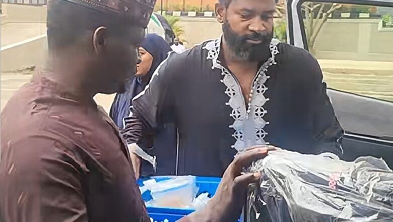Kalli Bidiyon: Yanda ‘Yan Kannywood Yaran Rarara na kungiyar Triple R suke masa godiya