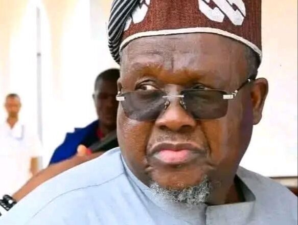 Tawagar Me baiwa shugaban kasa Shawara kan harkar siyasa, Ibrahim Masari ta yi Hadari