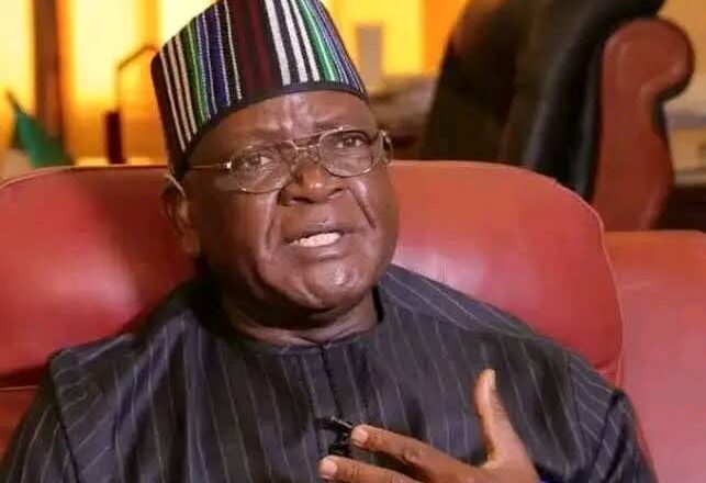 Gwamnatin jihar Benue ta kwace motoci 23 daga hannun Tsohon gwamnan jihar, Samuel Ortom