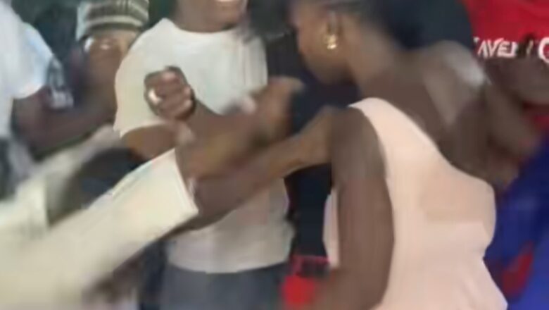 Kalli Bidiyon: Yanda Wata matashiya ta Runghumi Bilal Villa a yayin da yake wasa a Maiduguri