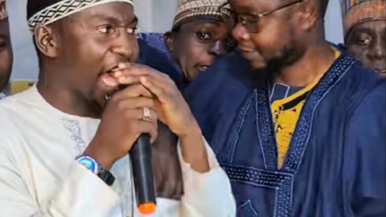 Kalli Bidiyon: ‘Yan darika nata mamaki bayan ganin dan izala yana Begen Annabi(Sallallahu Alaihi Wasallam) babu waka