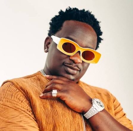 Tauraron mawakin Najeriya, Wande Coal ya musulunta
